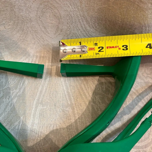 ZARA Sz 41 Kelly Green Pointy Heels Adjustable Buckle Closure Fabric Slingbacks - Picture 5 of 8